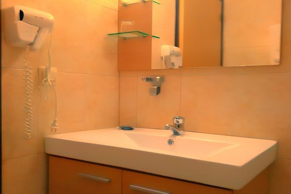 8. sink